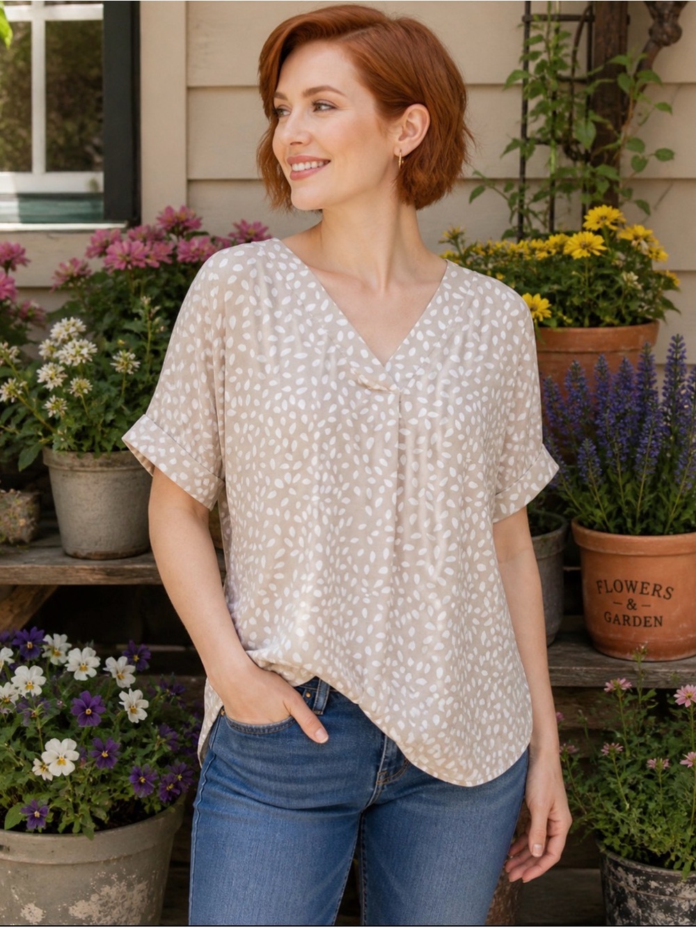 Boutique short sleeve vneck top